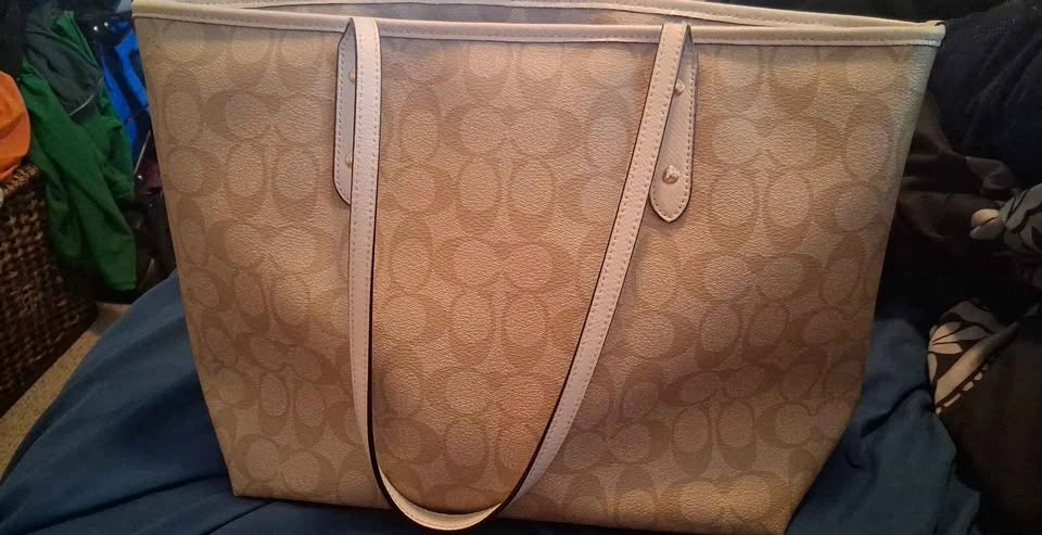 Coach Signature C Tan Tote Bag - photo 5