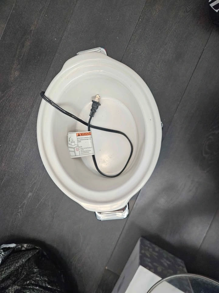 Swan Red Slow Cooker - photo 3