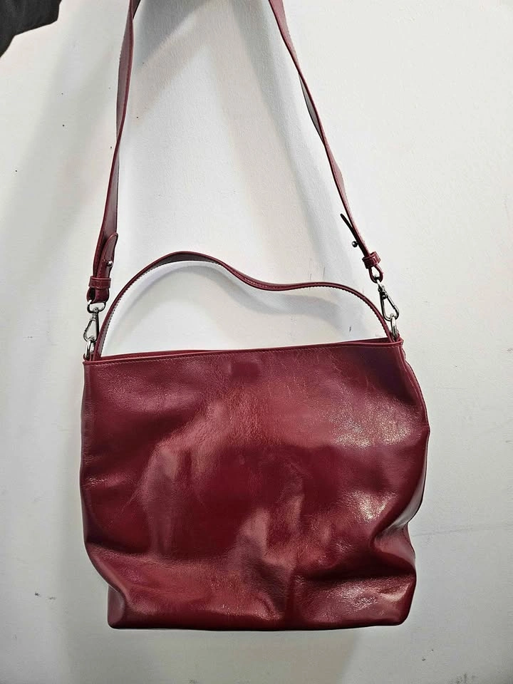 Red glossy shoulder bag