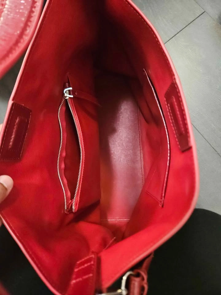 Red glossy shoulder bag - photo 4
