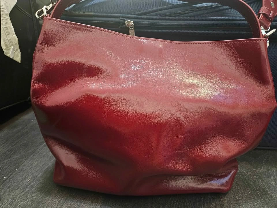 Red glossy shoulder bag - photo 5