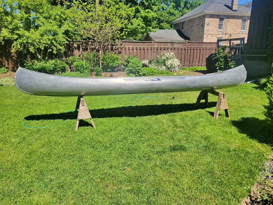 Grumman 1740C Aluminum Canoe
