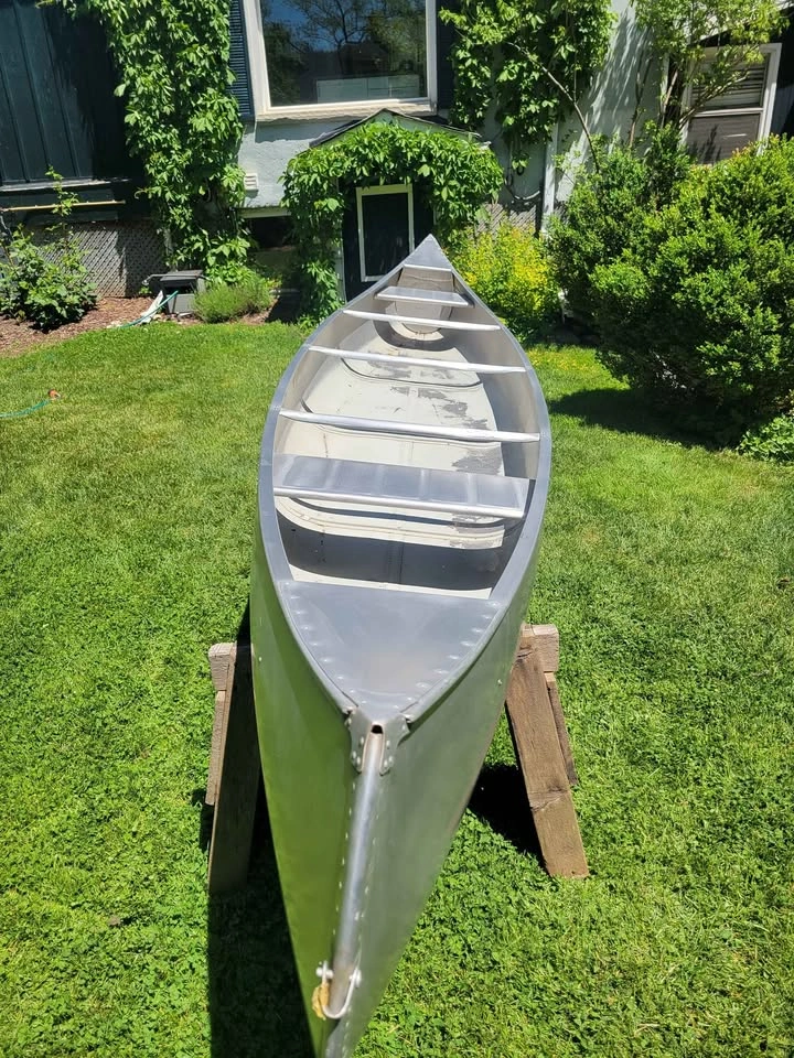 Grumman 1740C Aluminum Canoe - photo 3