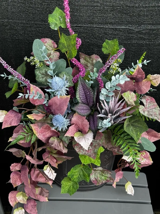 Eye catching Arrangement in Hanging Container image indicator(5)