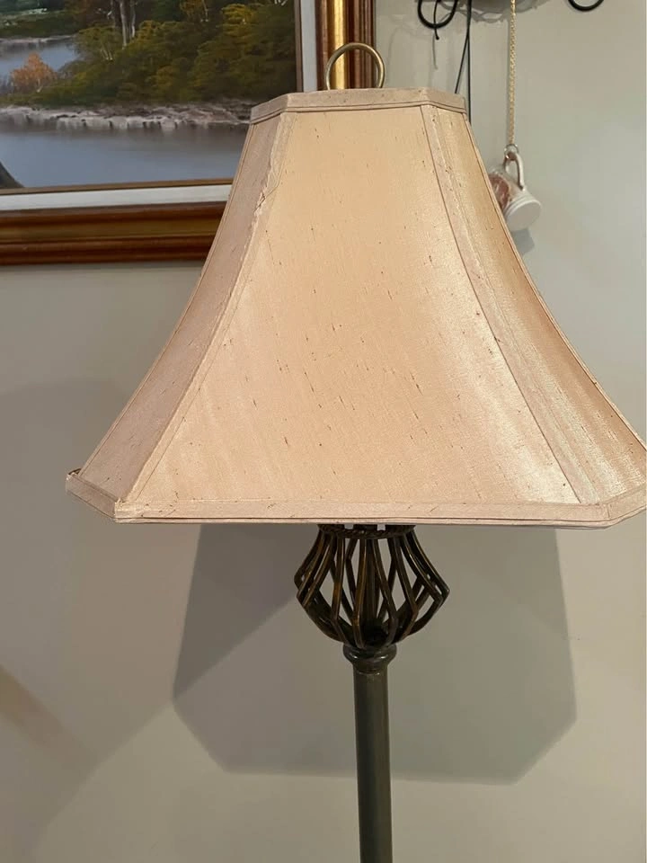 Vintage Ornate Bronze-Tone Metal Floor Lamp - photo 3