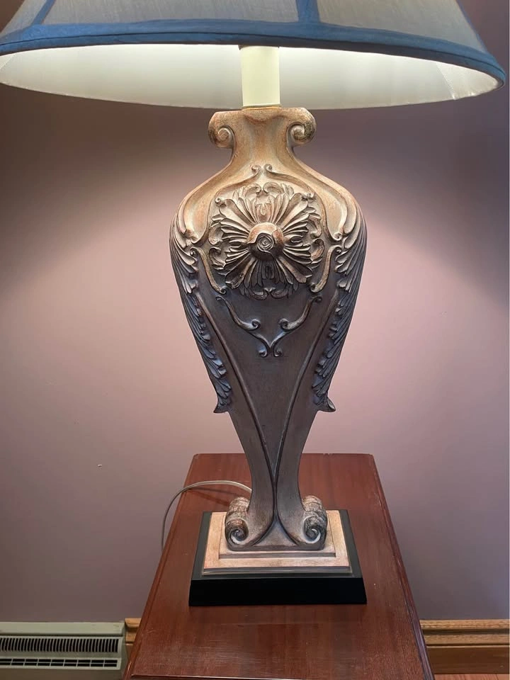 Traditional Ornate Resin Table Lamp with Cream Bell Shade - photo 4