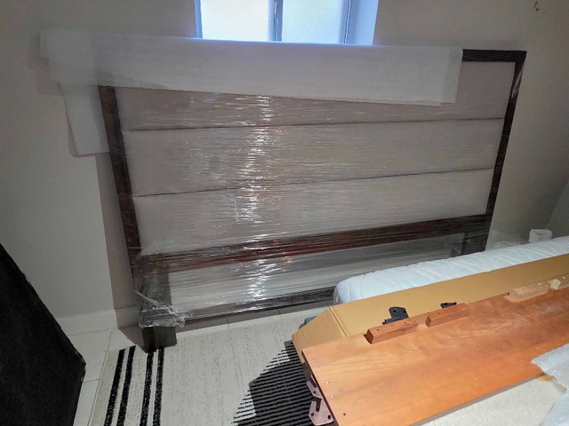 King Size Solid Cherry Bedroom Set by Durham Furniture - photo 2
