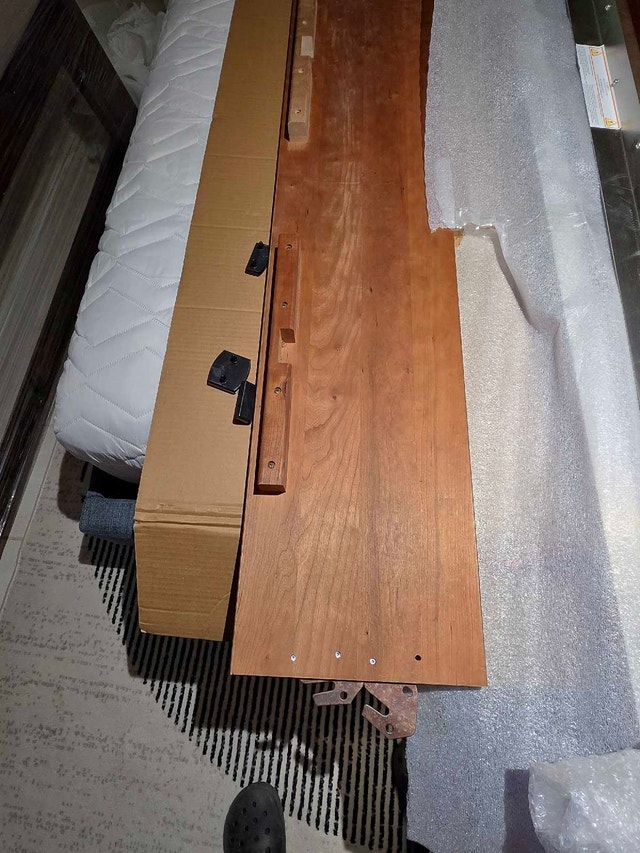 King Size Solid Cherry Bedroom Set by Durham Furniture - photo 4