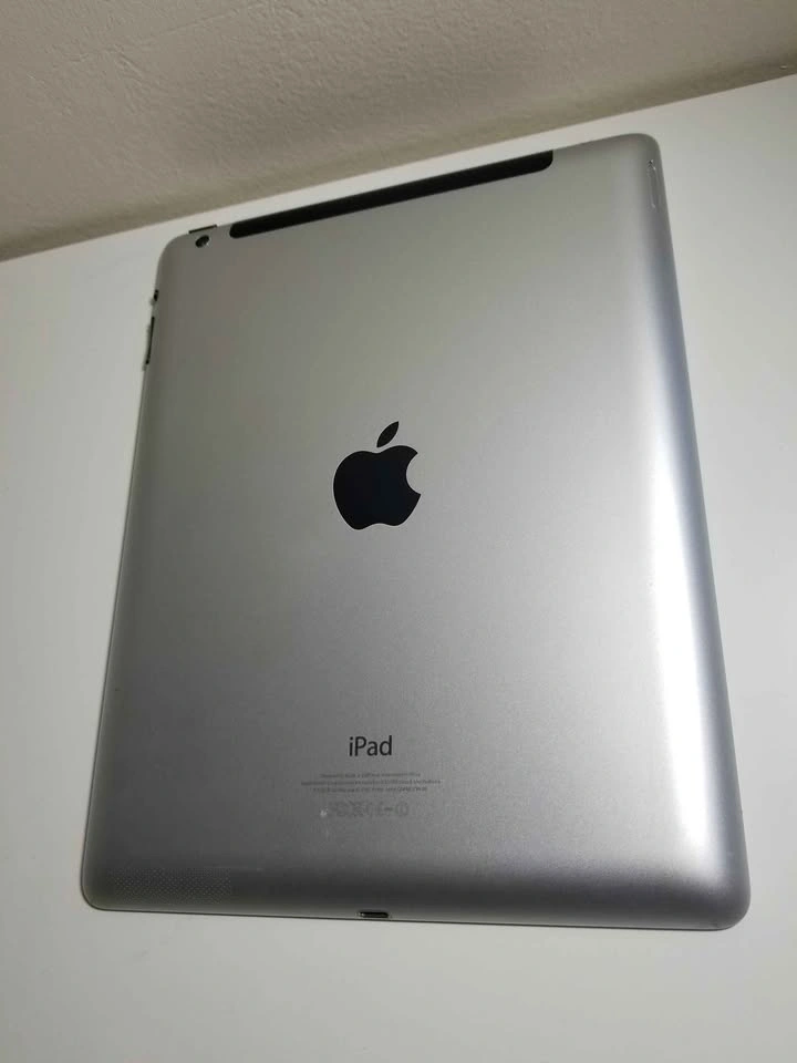 Apple iPad 4 (4th Gen) 16GB - For Parts - photo 3