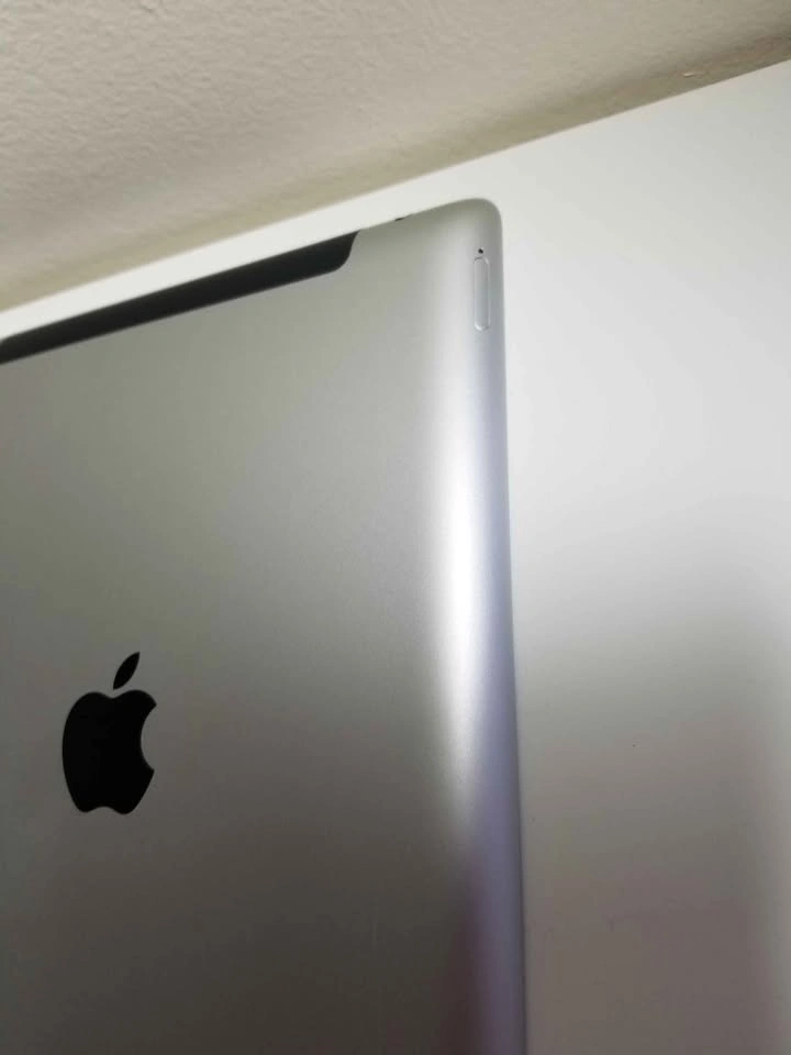 Apple iPad 4 (4th Gen) 16GB - For Parts - photo 5