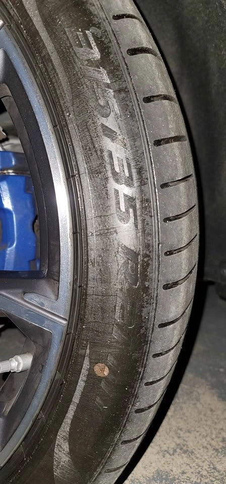 BMW X5 Pirelli P-Zero RunFlat Tire 315/35R21XL - photo 2
