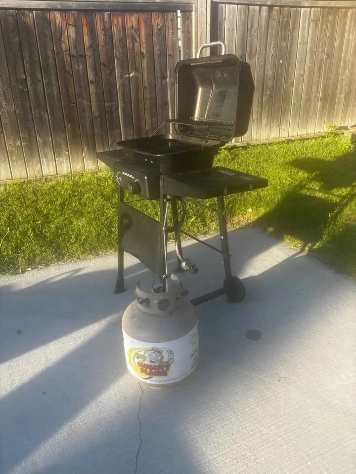 Portable gas grill + propane tank - photo 5