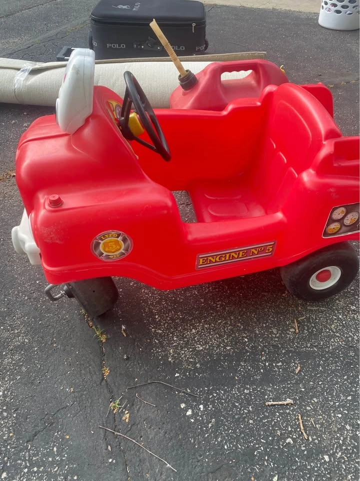 Little Tykes Fire Engine Cozy Coupe - photo 2