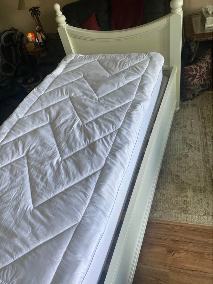 Sealy Beauty Rest Twin Firm Mattress & Cover - photo 4