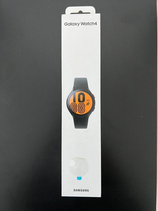 Samsung Galaxy Watch 4 (44mm) w/ Charging Pucks - photo 3