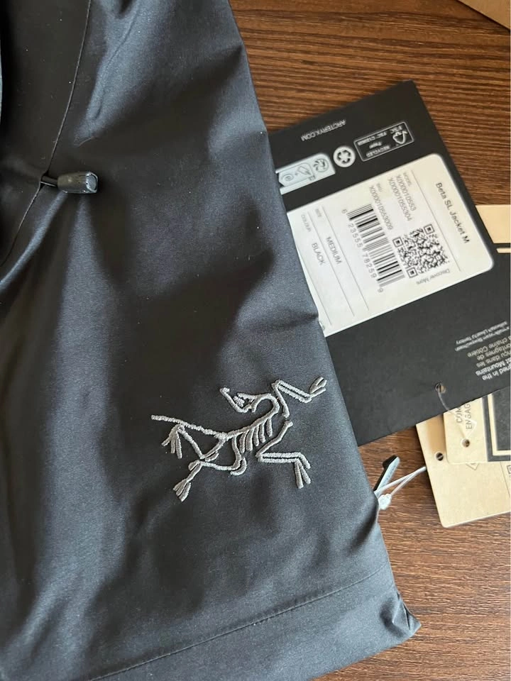 Arc'teryx Beta SL Jacket - Men's Medium (Black) - BNWT - photo 2