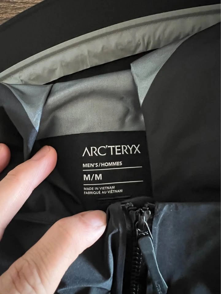 Arc'teryx Beta SL Jacket - Men's Medium (Black) - BNWT - photo 3