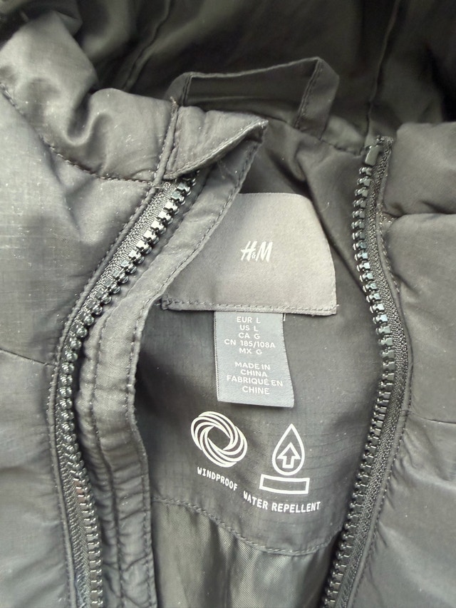 Men’s Black Puffer Jacket – Windproof & Water Repellent Size L - photo 3