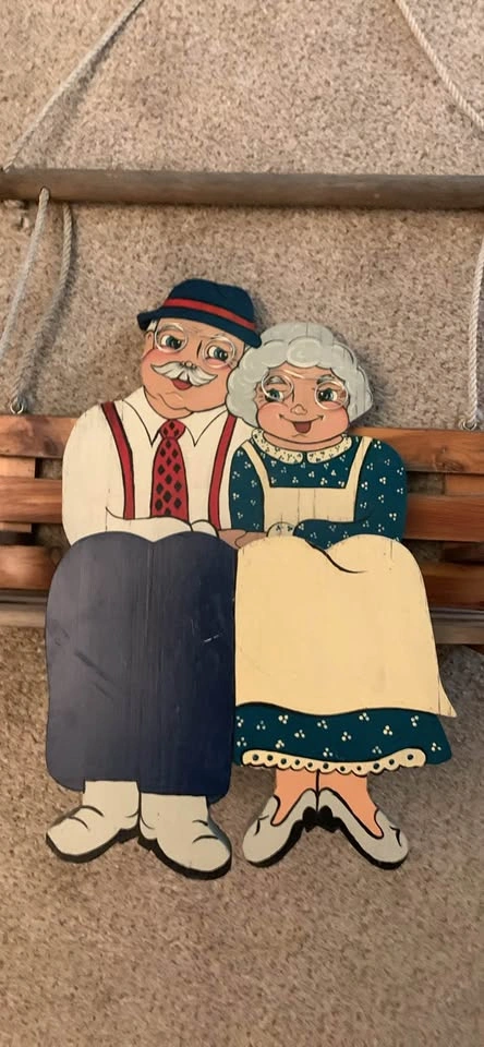 Hand-Painted Wood Hanging Piece: Grandma & Grandpa on Swing - photo 2