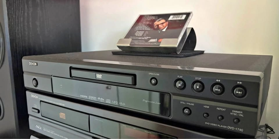 Denon DVD-1740 DVD/CD Player – Excellent Condition. (NO remote)