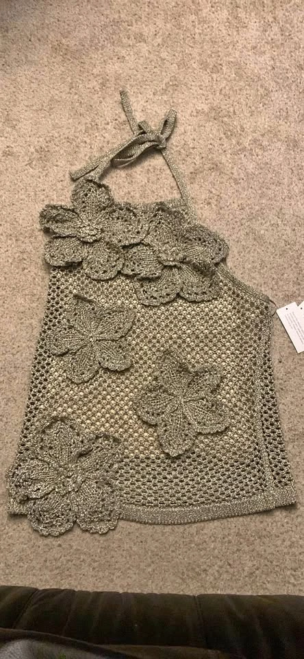New medium Womans dressy top see pics ! Offers