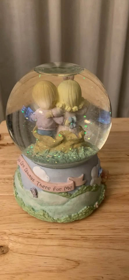 Precious Moments Ring Around The Rosie Musical Snow Globe 2001 - photo 2