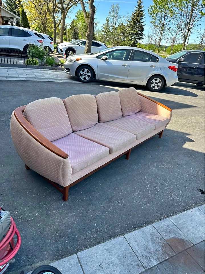 R. Huber Tub / Barrel Couch