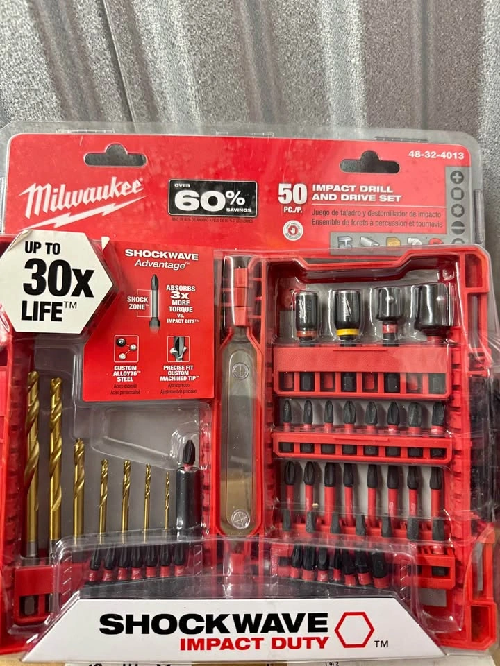 Milwaukee 50 pcs Impact Drill and Driver Set