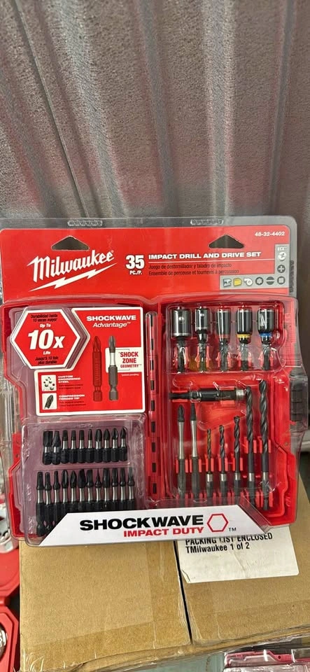 Milwaukee 35 Piece Drill and Driver Set