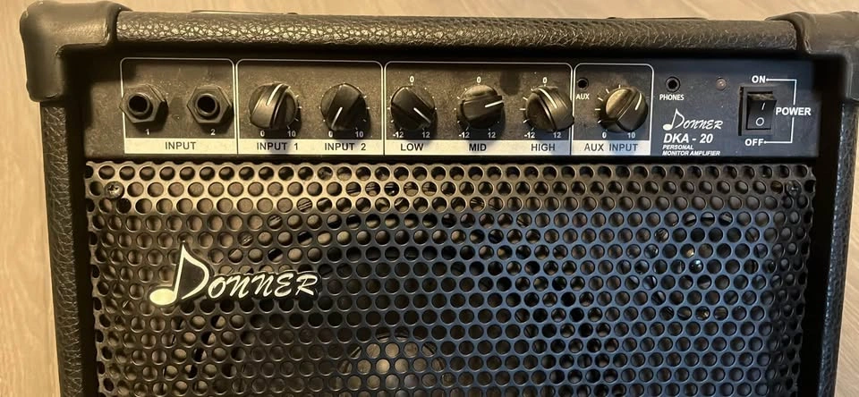 Donner DKA-20 Amp - photo 2