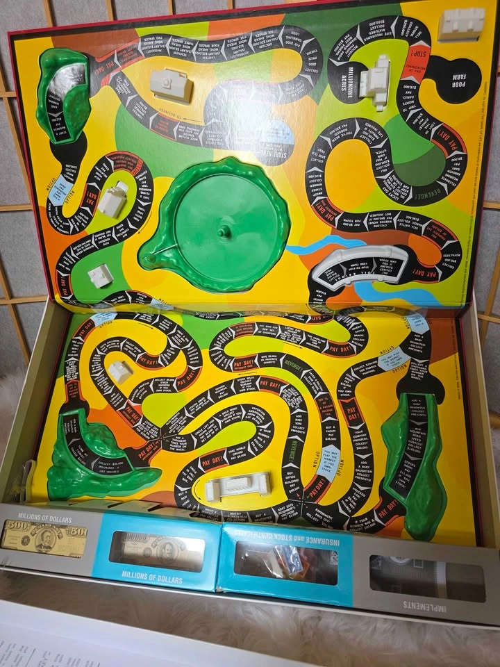 The Game of Life 1960 First Edition Classic Reproduction Board G - photo 3