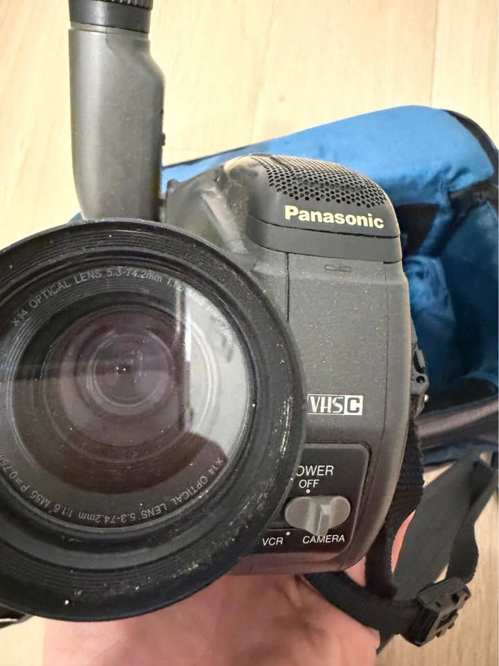 Panasonic PV-IQ205 VHS-C Palmcorder IQ Camcorder w/ Charger Batt - photo 5
