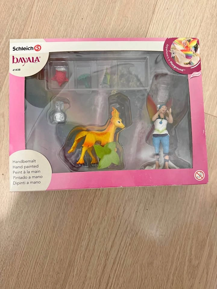 Schleich World Of Elves Model 41438 - Dunya Rainbow Elf With Foa