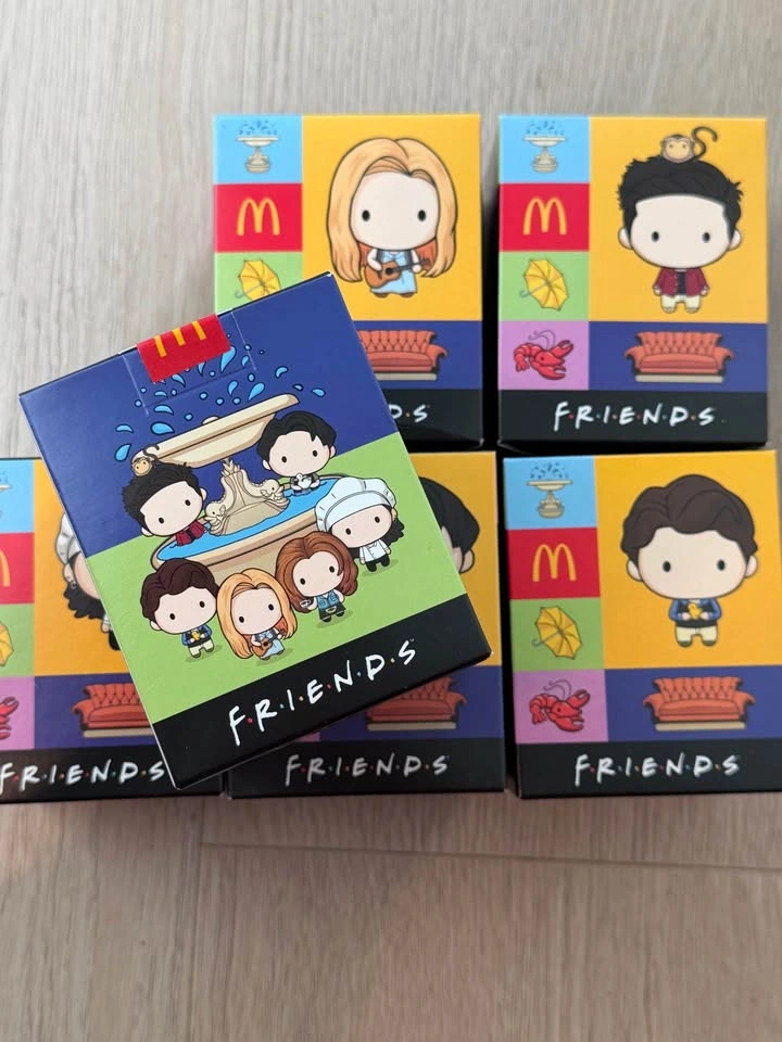 FRIENDS TV Show McDonald's Happy Meal Complete Set Of 6 Mini Fig - photo 3