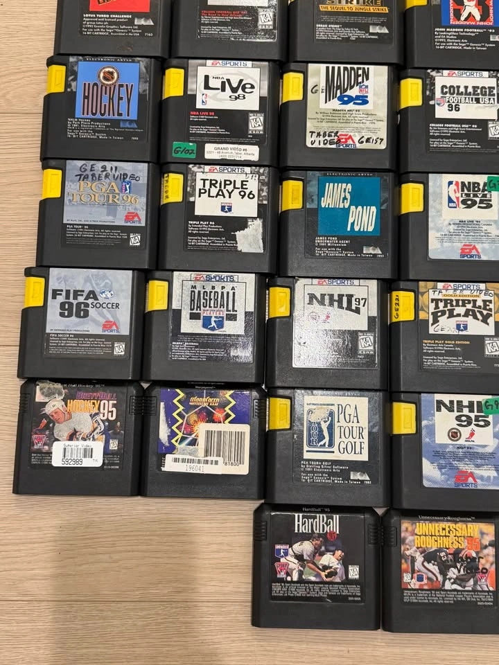 44 Sega Genesis Games Lot: NHL, Madden, FIFA, NBA Live - photo 4
