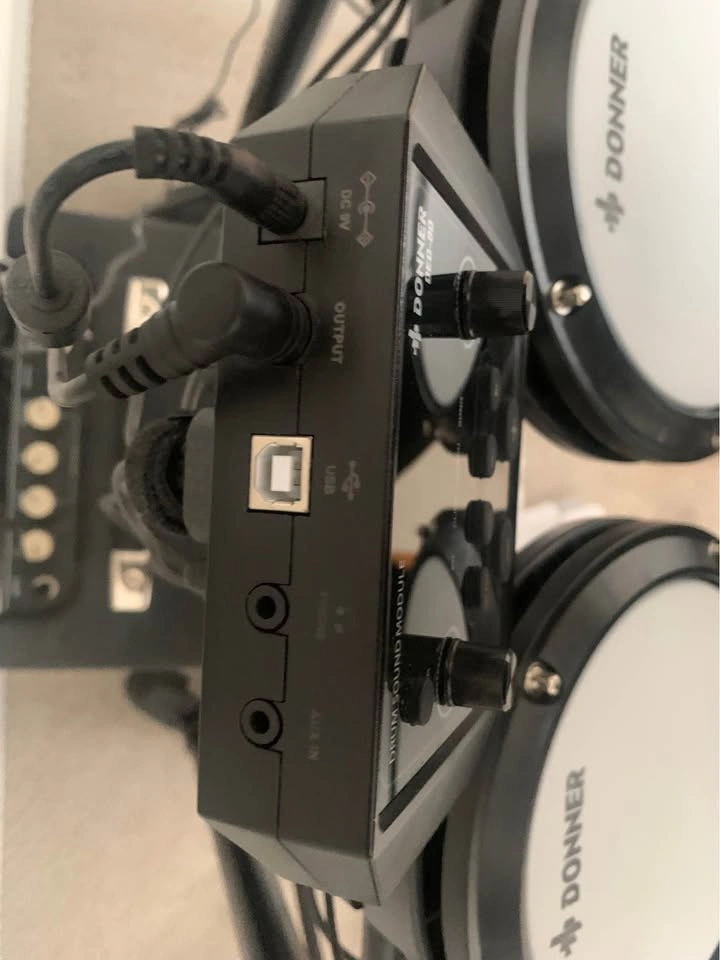Donner DED-80 & Fender Rumble 15 Amp - photo 3