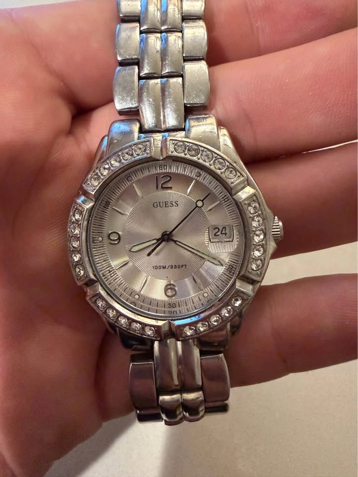 GUESS Women’s Silver Tone Crystal Bezel Watch Date Quartz 100M - photo 2