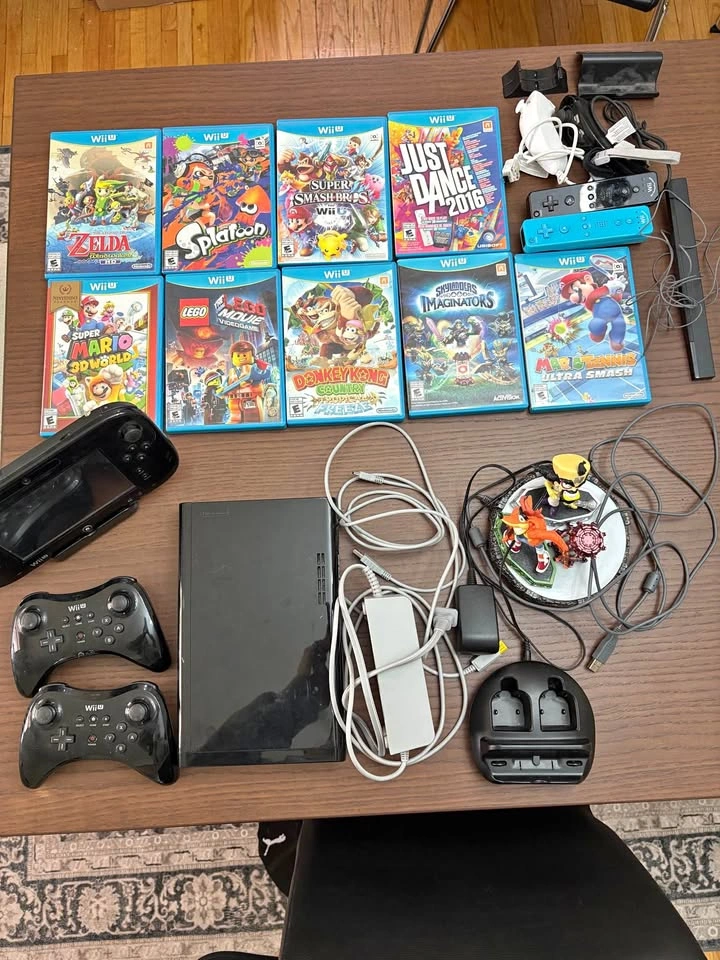 Nintendo Wii U Console Bundle with Games & Controllers