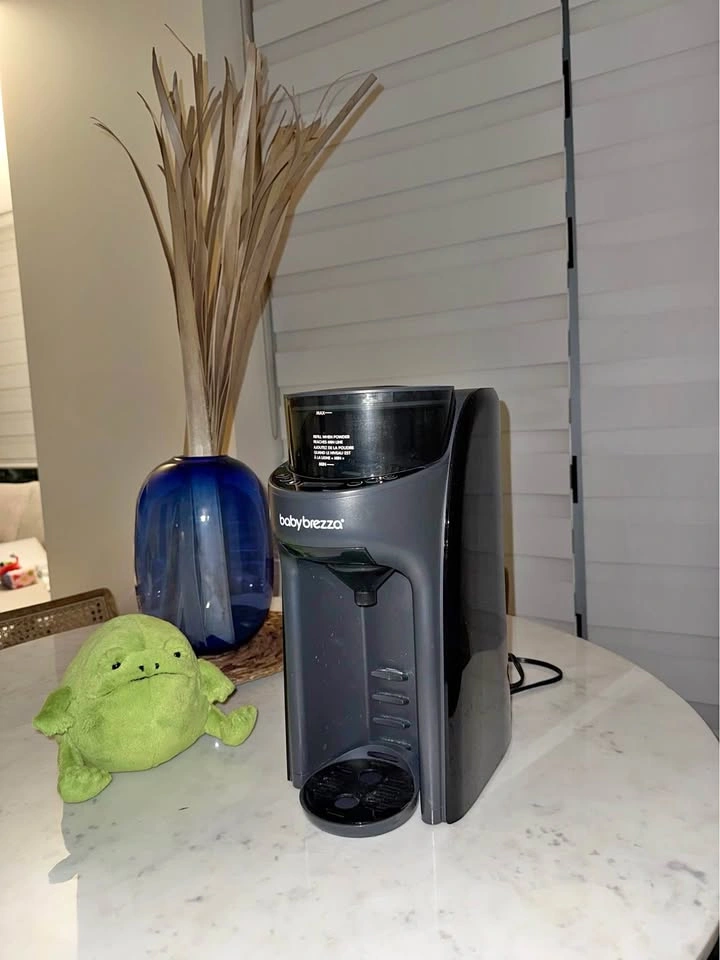 Baby Brezza Formula Pro – Like New (Used Only Twice)