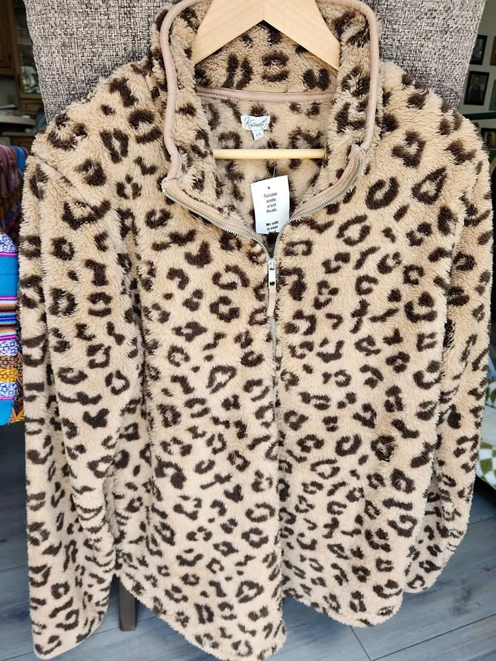 Fleece Leopard Print Sweater - Bootlegger