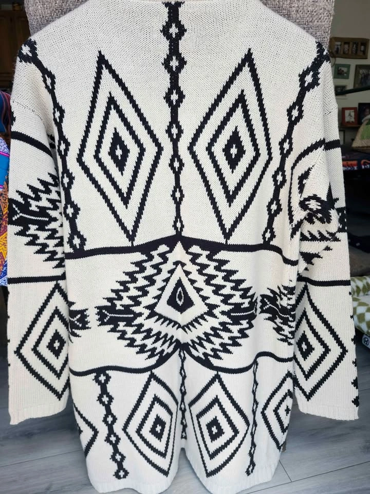 Aztec design Cardigan from Bootlegger - photo 3