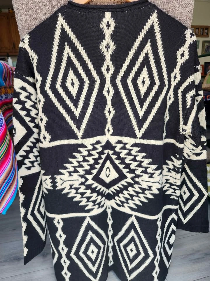 Aztec Design cardigan from Bootlegger - photo 2