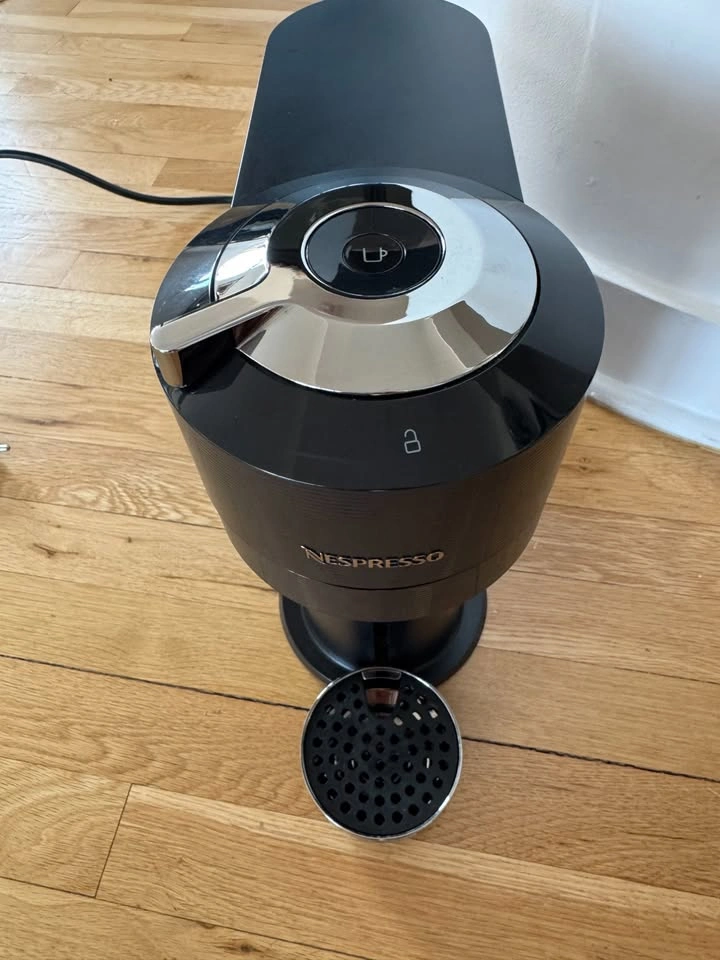Nespresso Vertuo Next Coffee & Espresso Machine - photo 2