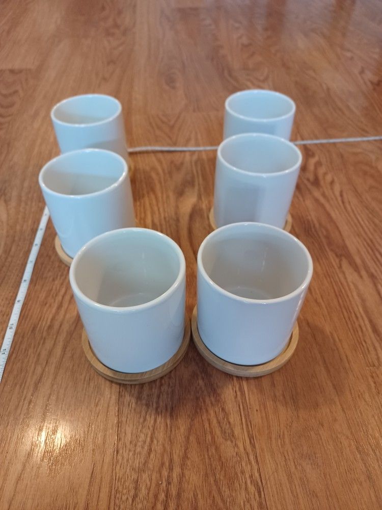 6 White Ceramic Planter Pots With Wooden Catch Basins - photo 4