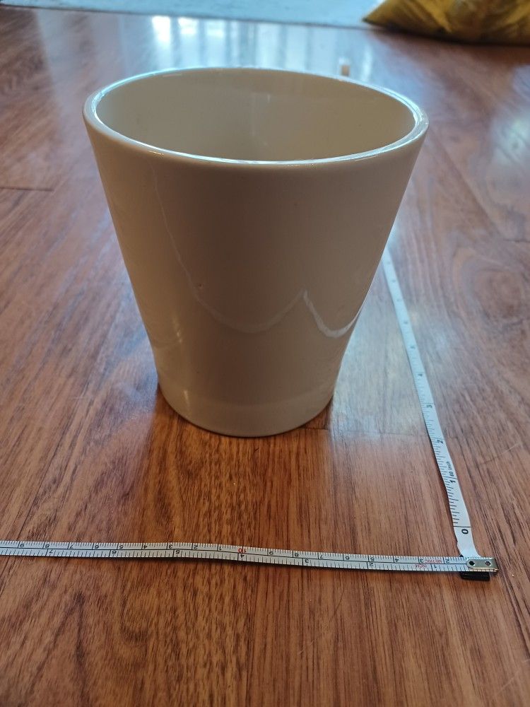 Glossy White Ceramic Planter Or Vase - photo 3