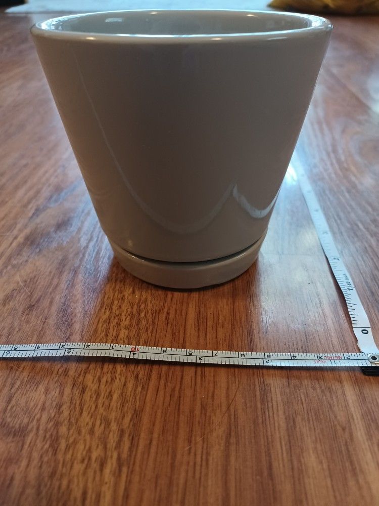 Small Light Gray Ceramic Planter - photo 3