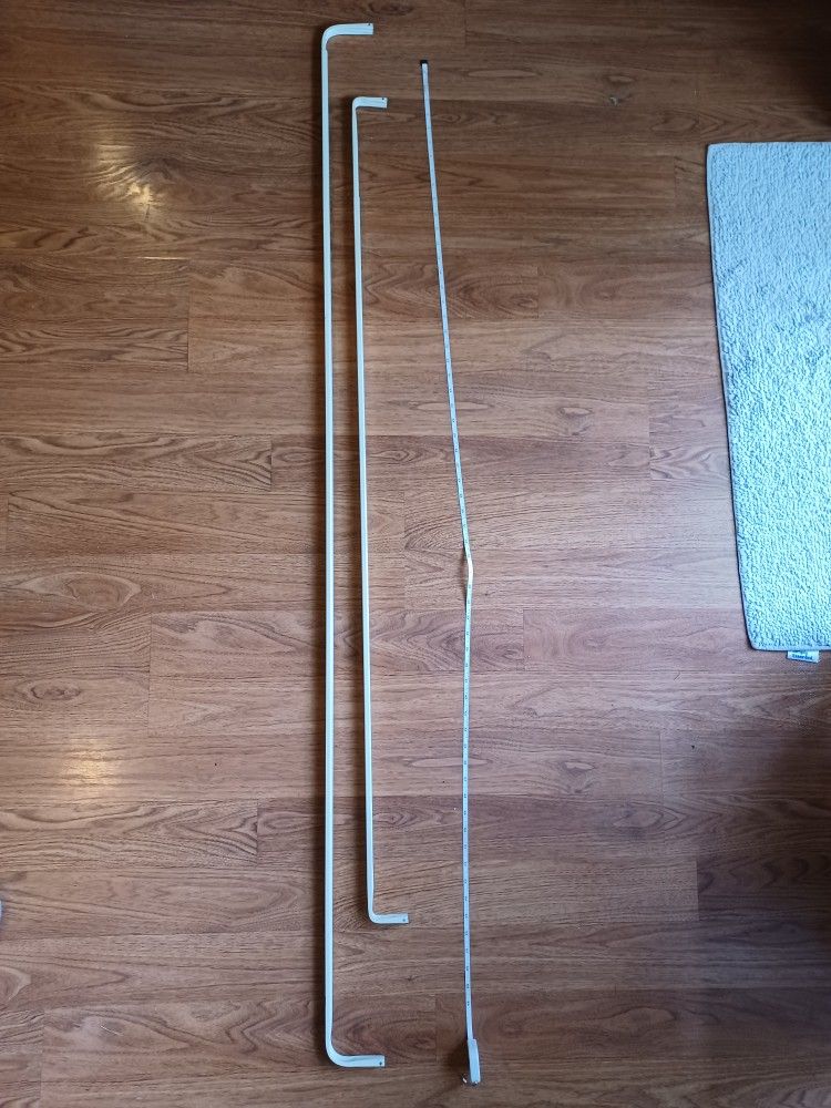 White Metal Expandable Curtain Rods - photo 2