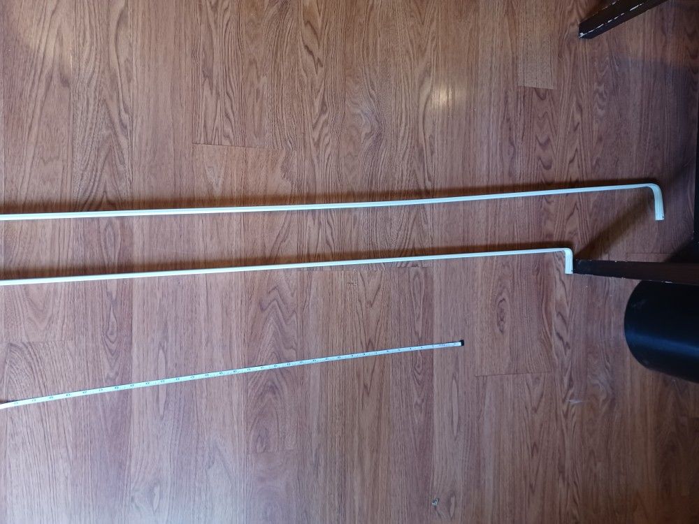 White Metal Expandable Curtain Rods - photo 3