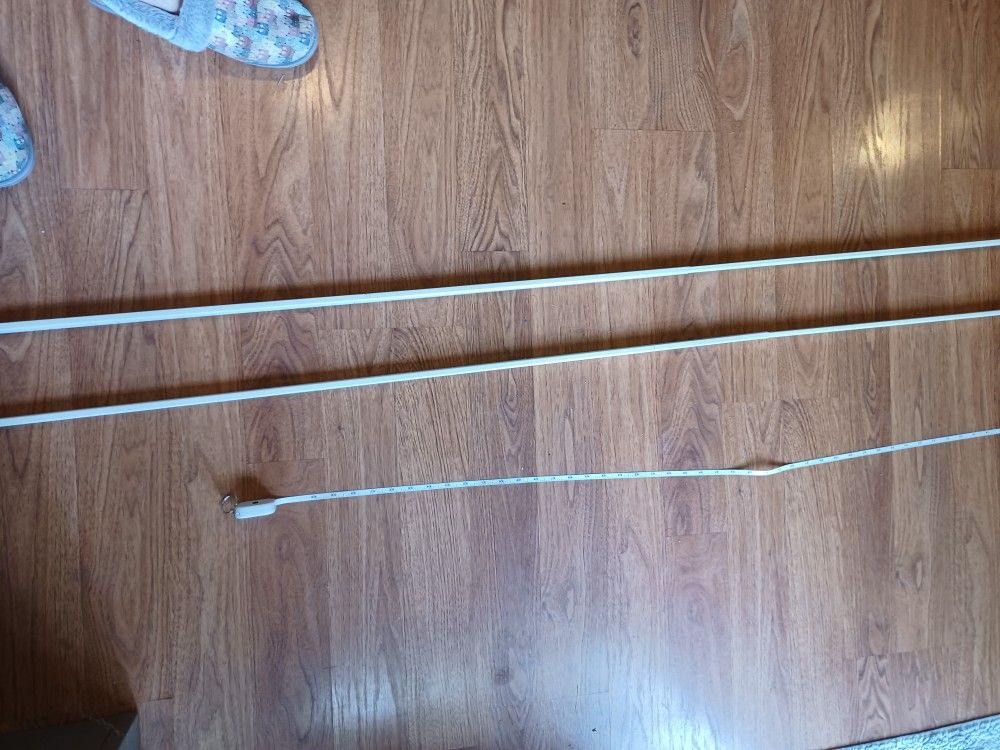 White Metal Expandable Curtain Rods - photo 4