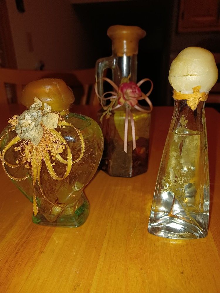 Set Of 3 Vintage Oil Infused Kitchen Decor